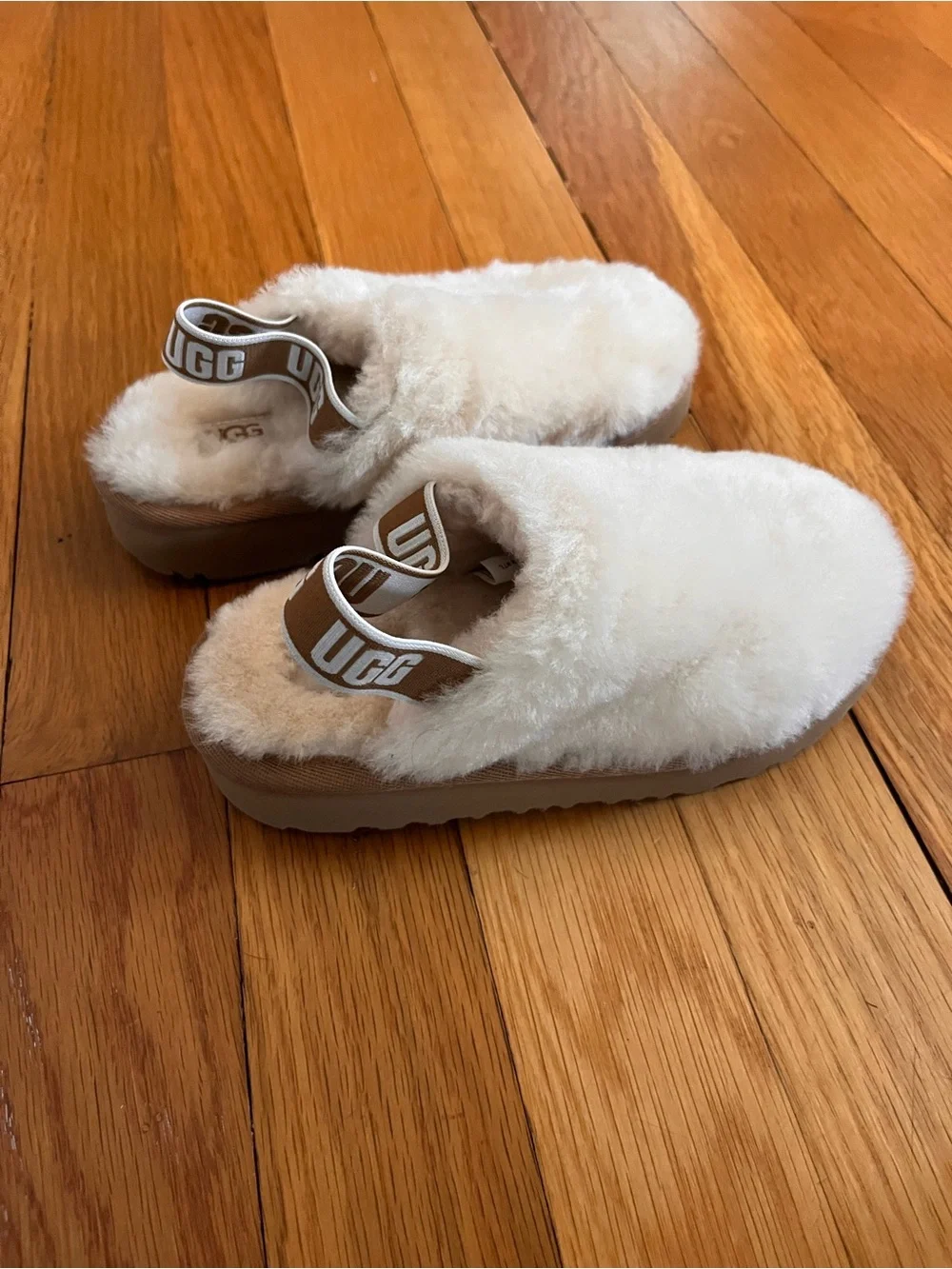 UGG Kids Cream Fluffy Shearling Slide Slippers with Logo Heel Strap